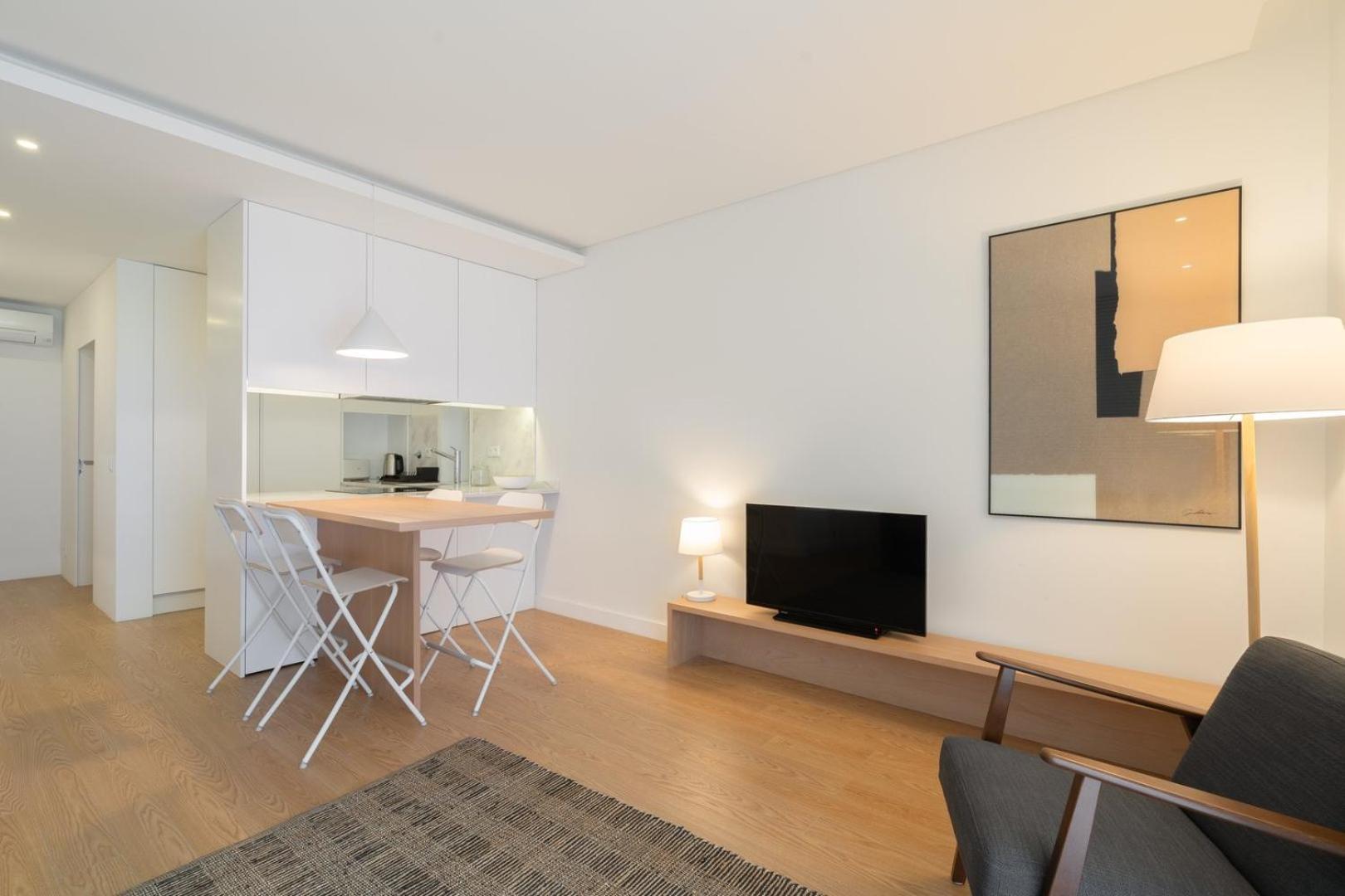 Guestready - Modern 2-Bedroom Apt In Cedofeita OOporto Exteriör bild
